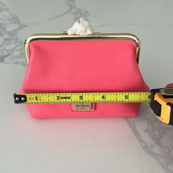 💕CUTE!! DOONEY & BOURKE KISSLOCK!! - Picture 13 of 16